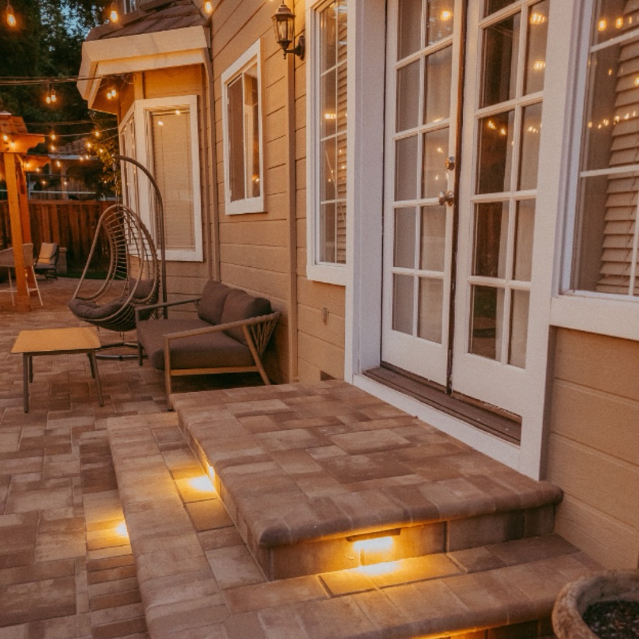 Paver patio with step lighting built by BBP Pavers in the Bay Area