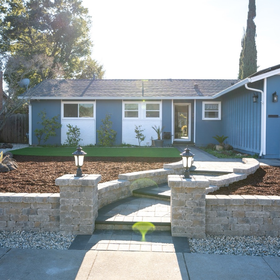 Retaining wall and paver walkway installed by BBP Pavers in the Bay Area