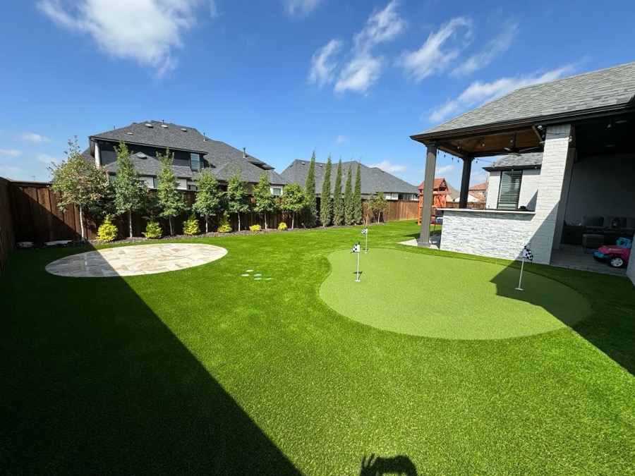 Backyard putting green and artificial turf built by BBP Pavers in the Bay Area